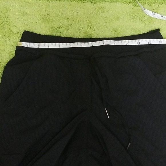 Lululemon Women's Capris Size 4 - Picture 8 of 11